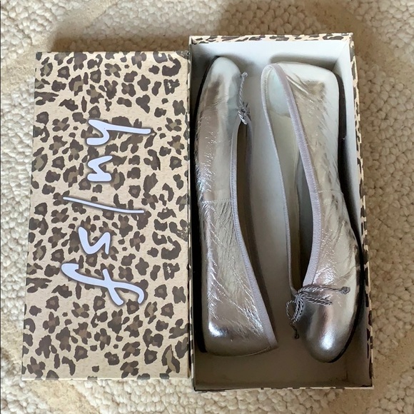 French Sole silver ballet slipper flats. - Picture 2 of 4